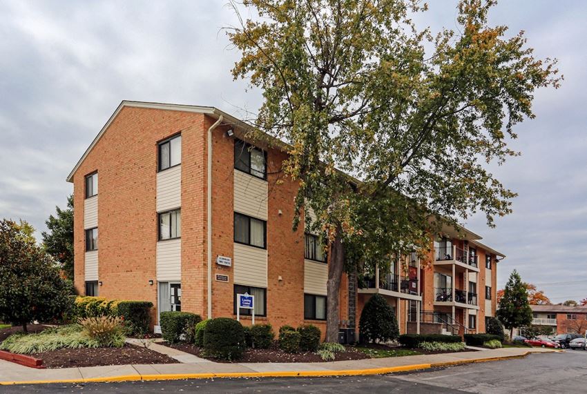 Laurel Park & Laurelton Court Apartments, 801 8th Street, Laurel, MD